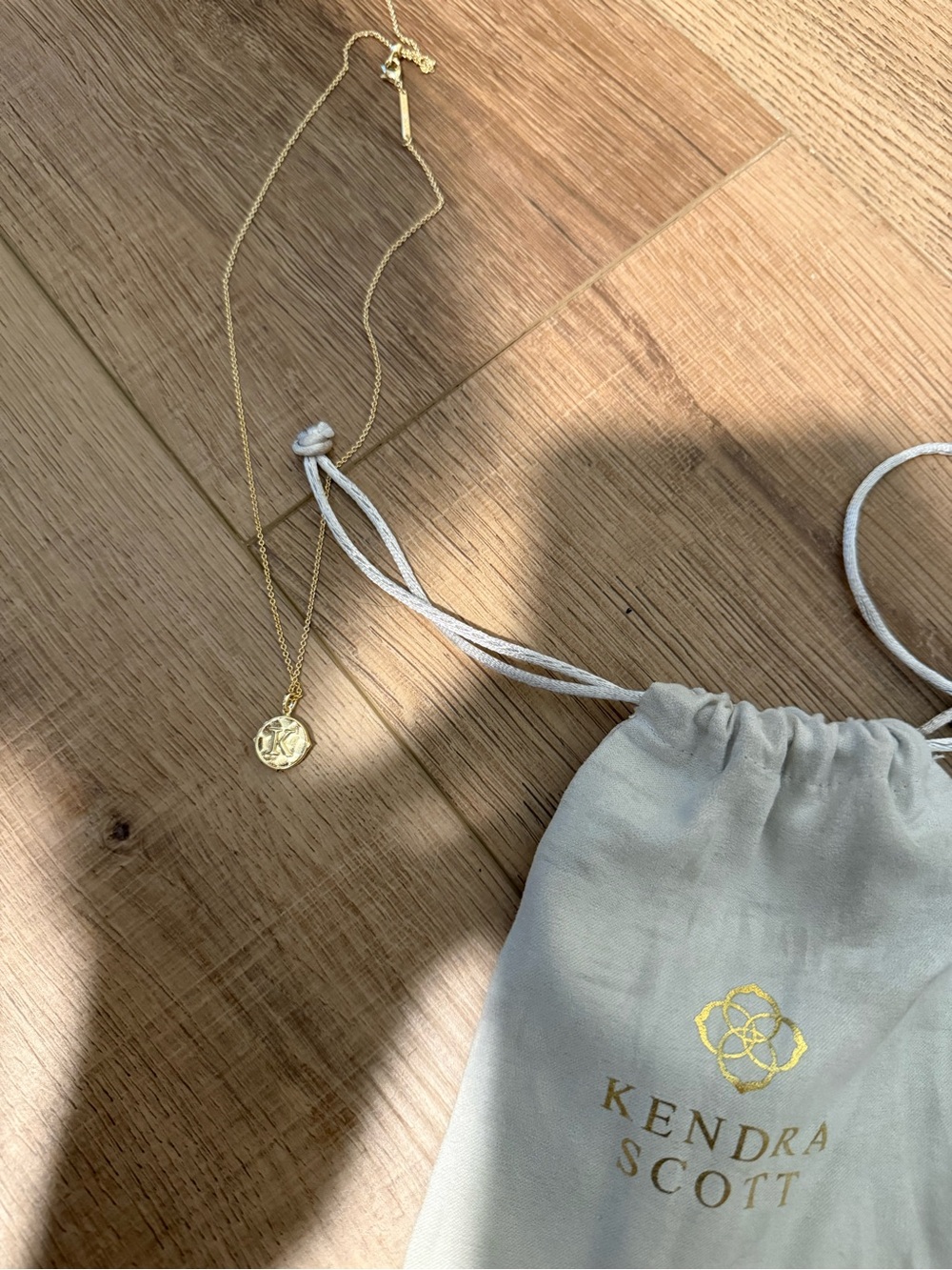 Kendra Scott reversible pendant / initial necklace